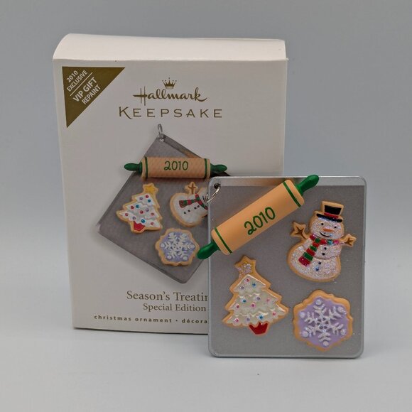 Hallmark Keepsake Season's Treatings 2010, Special Edition VIP Gift Ornament - Picture 2 of 6